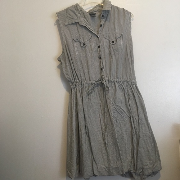 Dress - Picture 1 of 3